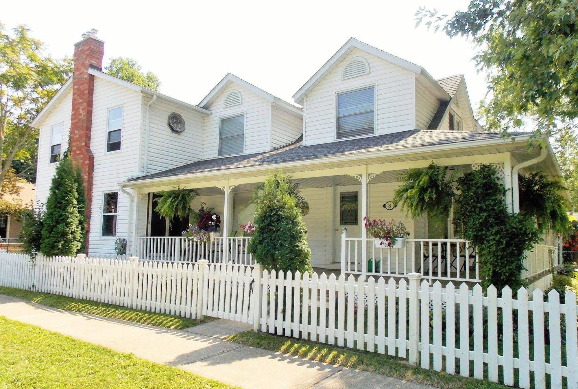 Finlay House Bed And Breakfast Niagara - On - The - Lake Екстериор снимка